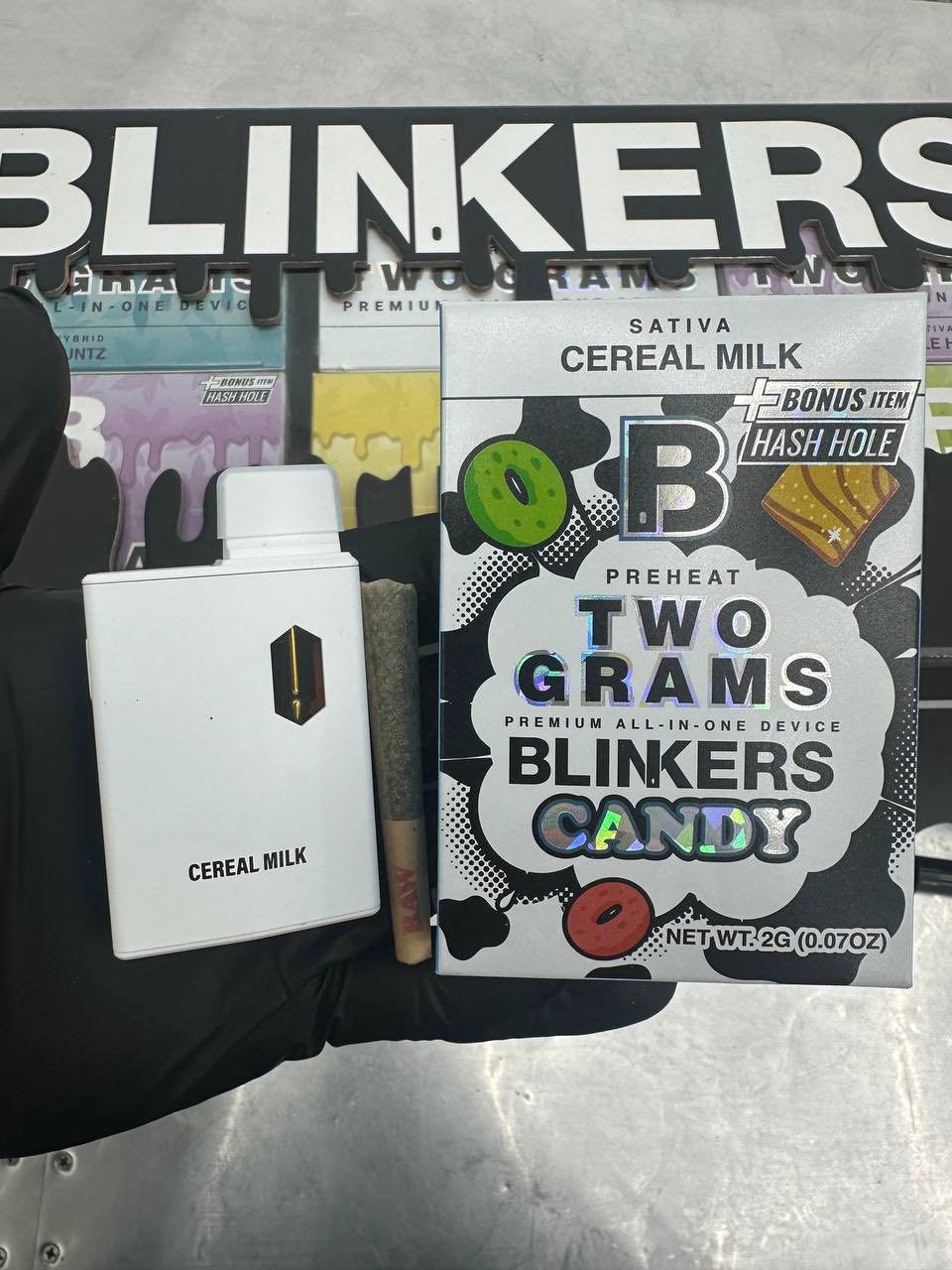 blinkers 2g disposable + hash hole blinkers 2g disposable + hash hole