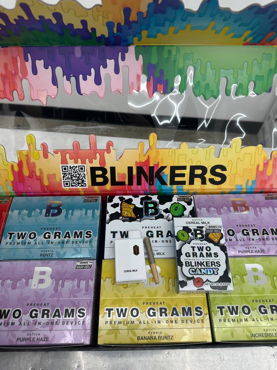 blinkers 2g disposable + hash hole blinkers 2g disposable + hash hole